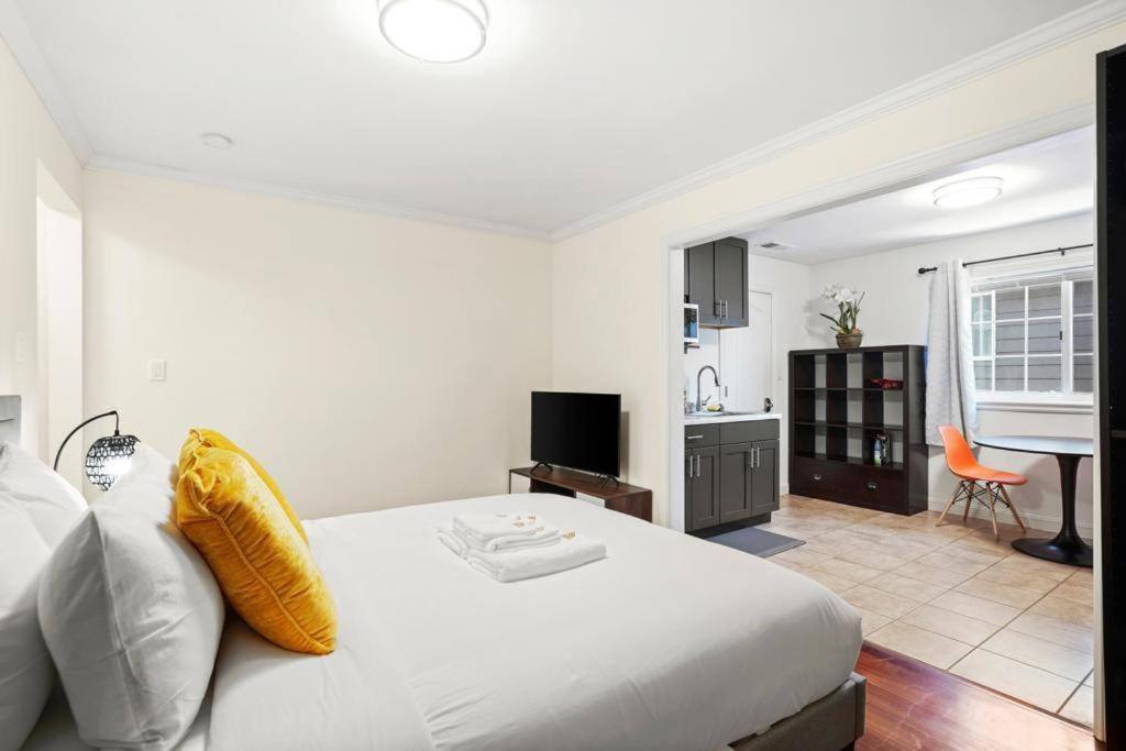 Lovely Relaxing Private Studio Near Westlake เดลีซิตี ภายนอก รูปภาพ
